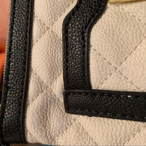 BETSEY JOHNSON BOW BAG  BLACK AND WHITE - Picture 4 of 10